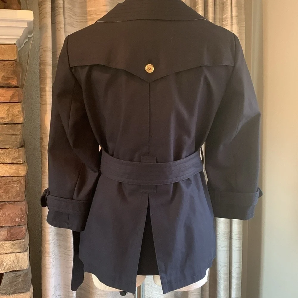 Coach sz 4 navy blue jacket with 3/4 sleeves and gold button details